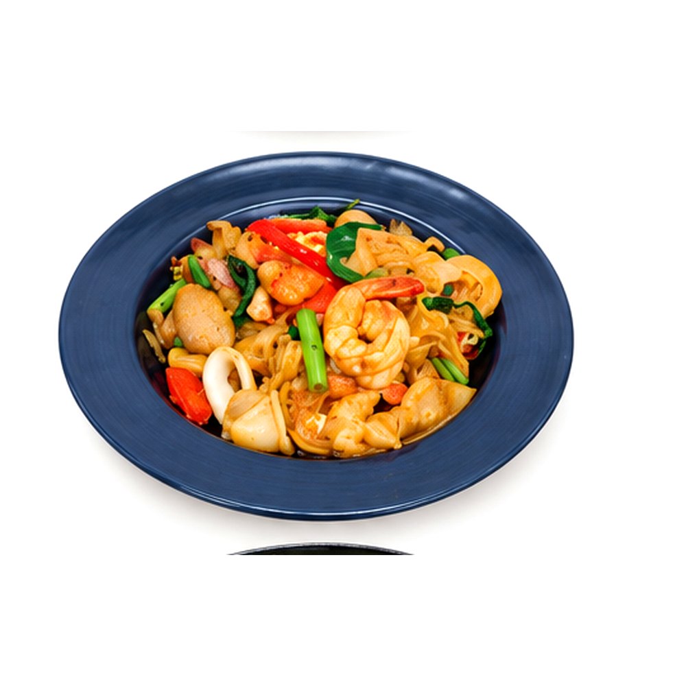 Seafood Stir-Fried Noodles with Chili and Basil ก๋วยเตี๋ยวผัดขี้เมาทะเล